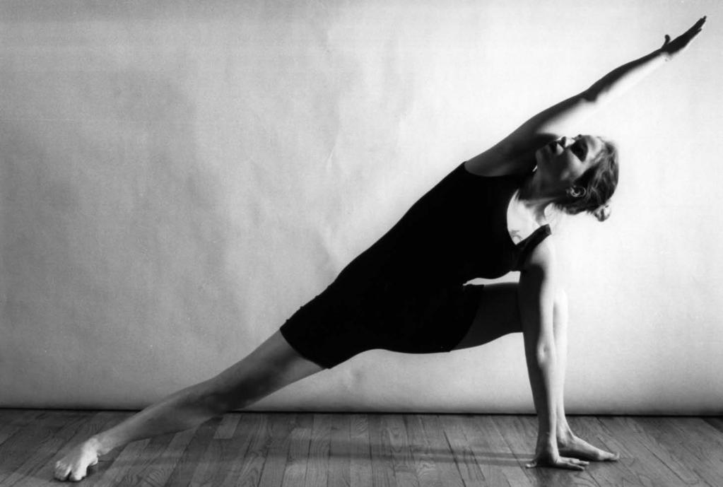 Yoga Jooga Hathajooga Kurssi 830403 Ilm. viimeistään 29.8 max. 40 Aloittelijoille ja ennen harrastaneille. Keho notkistuu, lihakset vahvistuvat, mieli tyyntyy luonnollisen hengitysrytmin tahdissa.