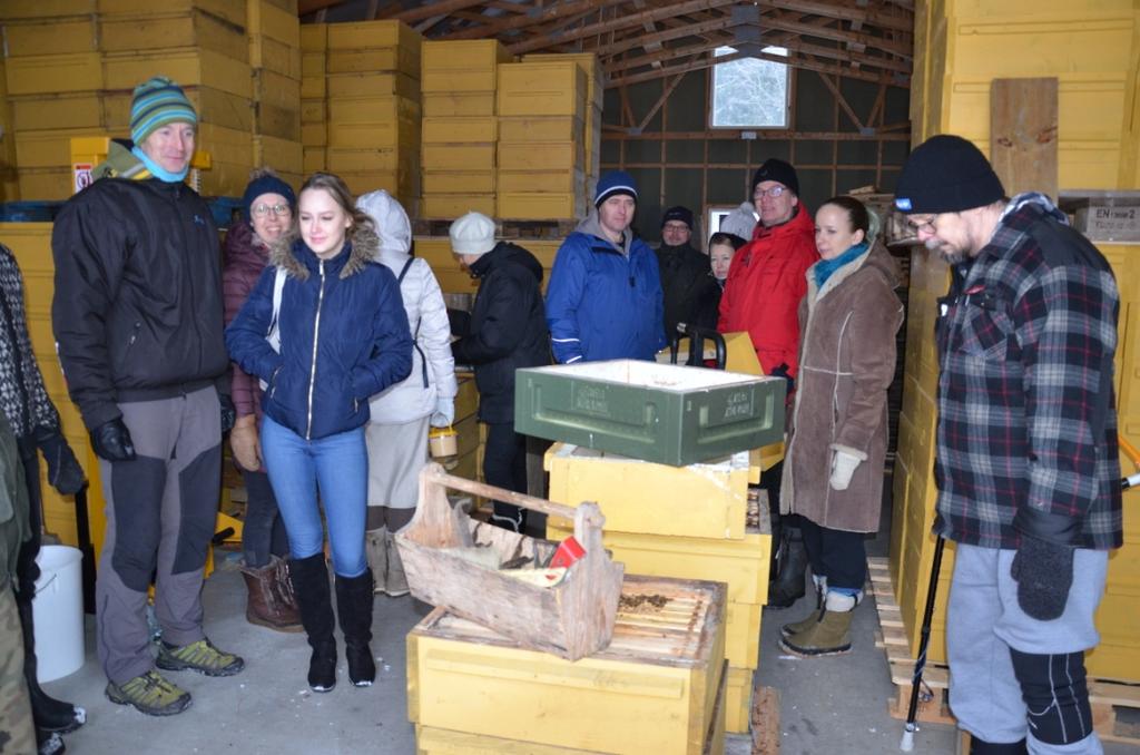 Peruskurssi 2018 Tänä vuonna pidämme peruskurssin yhteistyössä Lohjalla ja Vihdissä toimivan Hiiden Opiston kanssa. Ensimmäinen luentokerta oli lauantaina 20.1.2018 Pullin pienellä koululla Lohjalla, koska ope sattuu asumaan siinä lähellä.