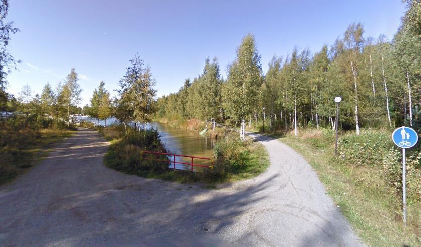 Sivu 3/ 17 5 4 2b 3 1 2a Planeringsområdet Suunnittelualue Bilder: Strandvägen, Gamla hamn stranden och Djurgårdsleden, samt korsningen vid nuvarande Strandvägen- Vattungsvägen-Nätbindarevägen.