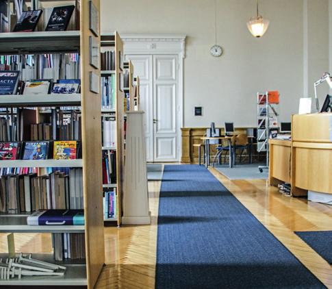 Kirjasto Raahen Porvari- ja Kauppakoulun yhtenä vahvuutena on perustamisesta lähtien ollut oma kirjasto.