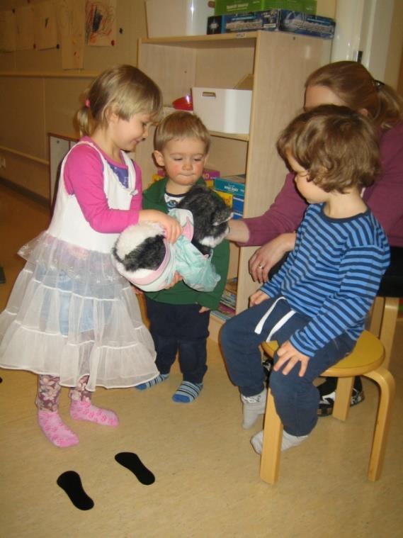 Lapset tutustuivat innolla