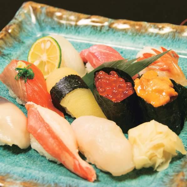 Japanilaisessa keittiössä on paljon muutakin kuin sushi ja nuudelit. Kannattaa kokeilla mahdollisimman monia ruokia ollessasi Japanissa!