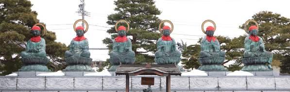 Jo lyhyt vierailu tähän Japanin osaan kattaa suuren osan listaamistasi nähtävyyksistä, kuten UNESCO:n maailmanperintökohteen, Shirakawa-go:n kylän ja Japanin kauneimman puutarhan, joka tunnetaan