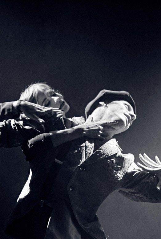 Foresight Dance Theatre 1.12.2018 9.1.2019 Oletko valmis heittäytymään tanssin vietäväksi?