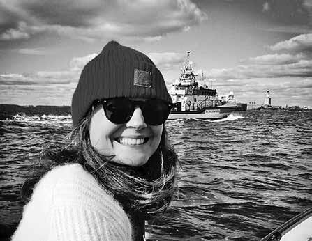 8 Laura Määttänen uusi flikka hallituksessa Aloitin purjehdusurani yhdeksänvuotiaana Rauman Kuuskarissa, jonne vanhempani suostuttelivat (pakottivat) minut optarikurssille.