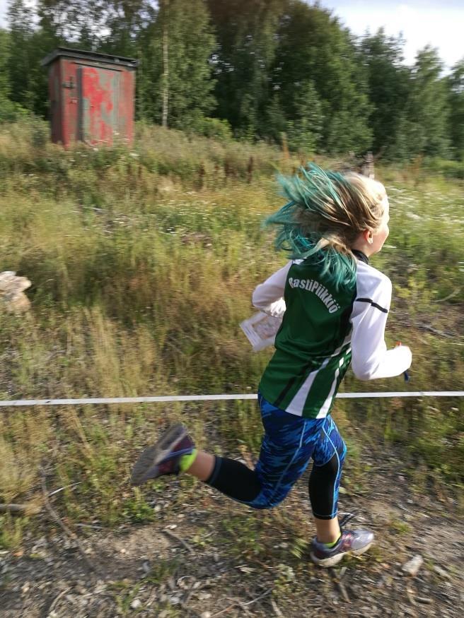 Harjoitukset Lapset 5-10 v Harjoitukset alkavat alkuleikillä: opitaan tuntemaan toisemme ja samalla lämmitellään lihakset.