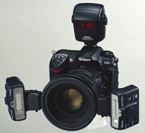 Käytettävissä olevissa objektiiveissa on rajoituksia. Sovitinrengas SX-1 Kiinnittää enintään neljä SB-R200- yksikköä objektiiviin tai enintään kahdeksan käytettäessä erillään kamerasta.