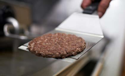 7 1 8 5 4 2 3 100 % naudanlihaa Hampurilaistemme jauhelihapihvit sisältävät 100 % naudanlihaa, ei mitään muuta.