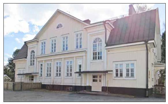 Konginkankaan kirkonkylän koulu ja työväentalo (2014 inventointi) Vuonna 1936 valmistunut puukoulu on rakennusmestari Kalle Bomanin suunnittelema kaksikerroksin mansardikattoinen rakennus, jossa on