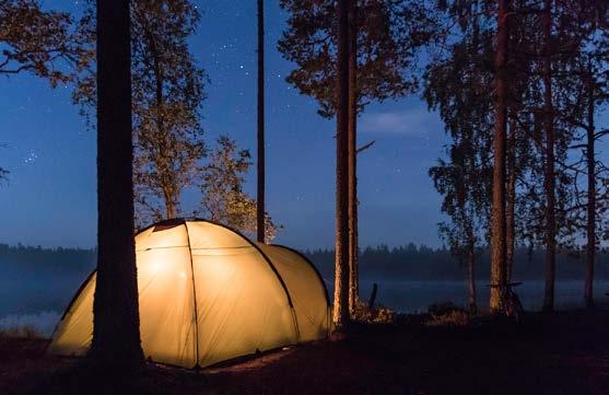 SUO ON kuitenkin yllätysvalmis, sillä jääkannen alla suo hengittää. Virtaava vesi ja suon kaasut puhkovat jäähän reikiä, joiden havaitseminen voi olla vaikeaa.