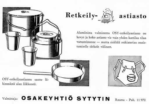 Niin lapset kuin aikuisetkin innostuivat kokeilemaan lumikenkäilyä joko jääpeitteellä tai metsässä, jossa lunta tänä