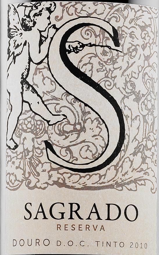 Sagrado Reserva 2010 TOURIGA NACIONAL, TOURIGA FRANCA, TINTA AMARELA, TINTA RORIZ DOC Douro Täyteläinen, tanniininen, tumman kirsikkainen, karhunvatukkainen, kevyen mesimarjainen, viikunainen,