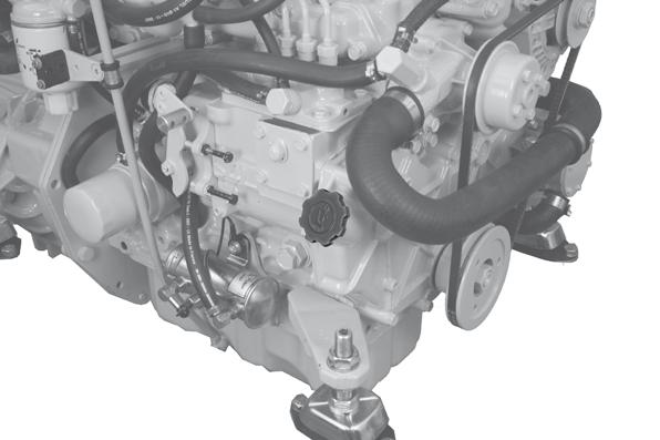 3 Käyttö Ensimmäinen käyttöönotto Moottoriöly 5,5 litraa 15W40 OIL OIL API: CF, CF-4, CI-4 Esimerkiksi: Vetus Marine Diesel Engine Oil 15