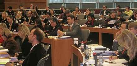 8 Euroopan oikeusasiamies a es Vuosikertomus us 2010 Oikeusasiamiehen a ehe yleiskatsaus Yksi tilaisuuksista, joilla pyrittiin tuottamaan ideoita Euroopan oikeusasiamiehen strategiaa varten,