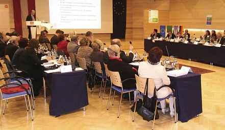 64 Euroopan oikeusasiamies a es Vuosikertomus us 2010 Suhteet toimielimiin, oikeusasiamiehiin a eh ja muihin sidosryhmiin Euroopan oikeusasiamiesten verkoston seitsemäs alueellinen seminaari