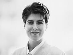 i forbindelse med optagelse af motiver/personer, der er stærkt belyst af projektørlyset i et teater.
