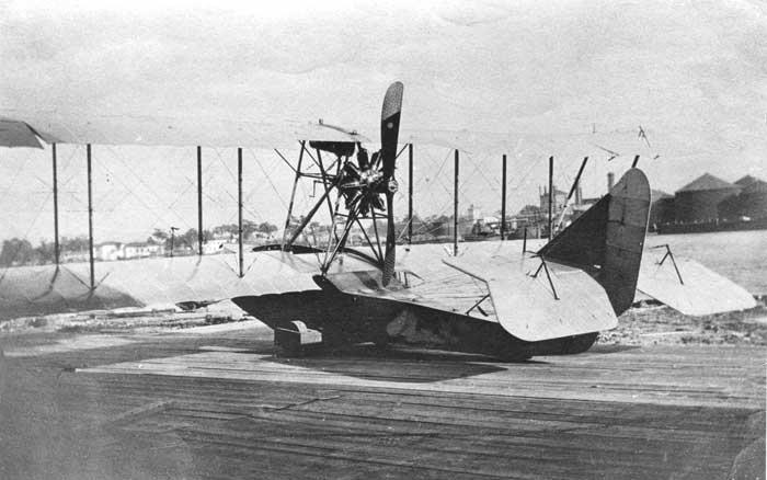 Stetinin M-5 Stetinin M-5 oli venäläinen kaksipaikkainen koululentovene, jossa oli monien muiden saman valmistajan tuotteiden tapaan ranskalaisen F.B.A. - tehtaan lentoveneiden vaikutteita.