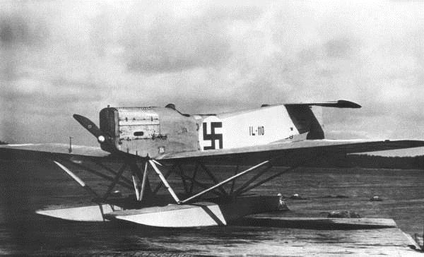I.V.L. A.22 I.V.L. A.22 oli kaksipaikkainen meritiedustelukone, joka kehitettiin saksalaisen Hansa-Brandenburg W.33 -koneen piirustusten pohjalta.