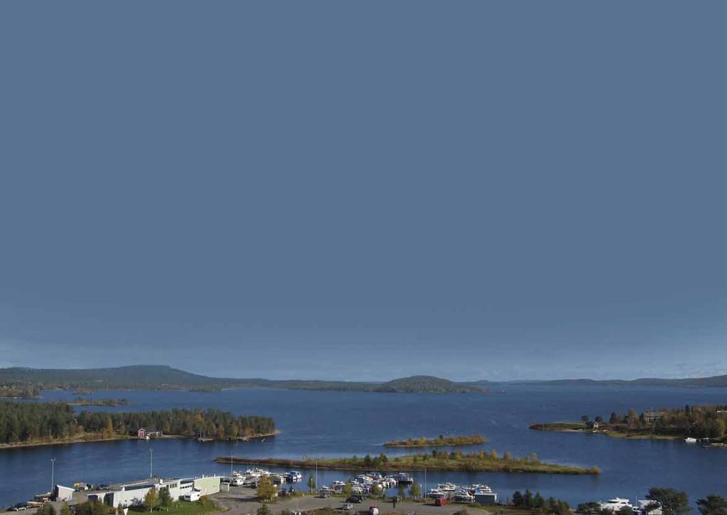 Sijainti Saamelaiskulttuurikeskus Sajos sijaitsee Inarissa Juutuanjoen rannalla Valtatie 4 varrella. Suoria lentoja Ivalo Helsinki (1,5 h) välillä on päivittäin.