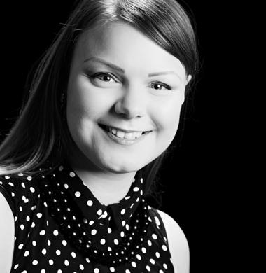 Mira Oiva on innovatiivinen ja pirskahteleva markkinoinnin fasilitaattori, joka rakastaa tarinankerrontaa, modernia, strategista markkinointia ja matkailua. Niin oikeassa maailmassa kuin verkossakin.