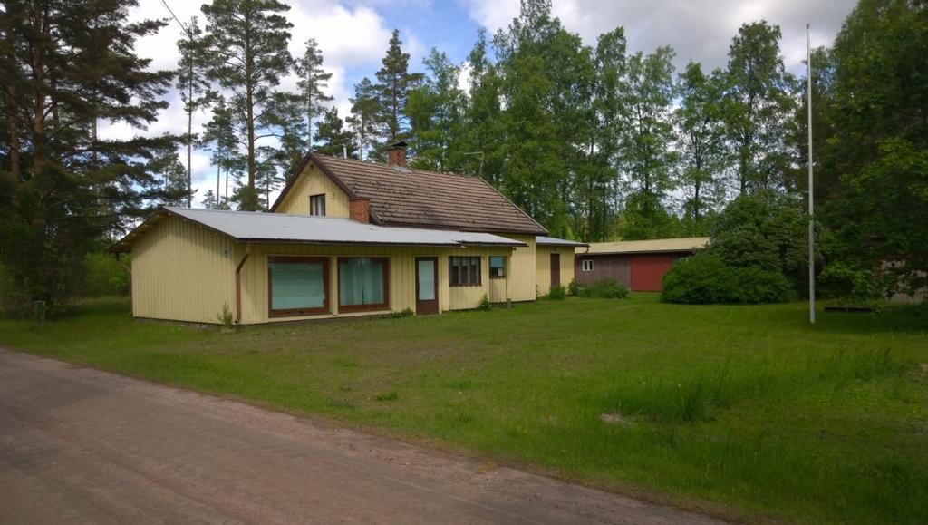 Lisäksi Linjatien, eli Ehtamolta Tuiskulaan johtavan tien varrelle on tullut muutama talo.