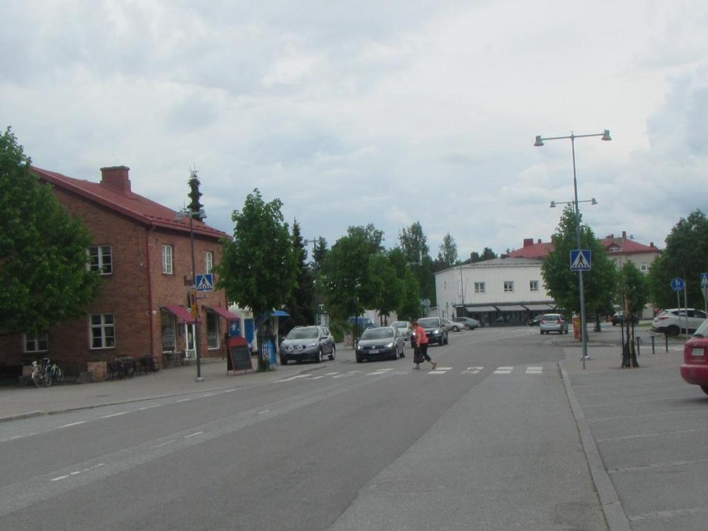 Jalankulun ja pyöräilyn olosuhteita kehitetään ja liikenneympäristöä parannetaan satsaamalla turvalliseen liikkumiseen.