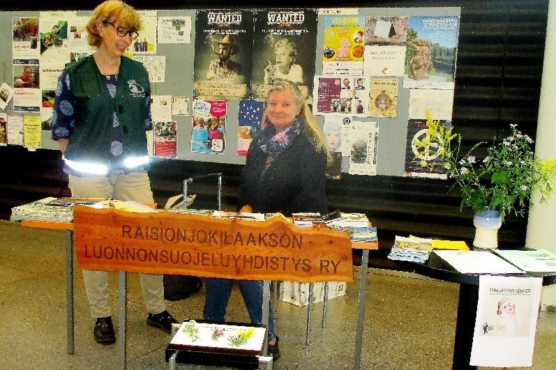 Suomalaisille metsä ja puut ovat aina olleet tärkeitä. Metsä on ollut turvan, ravinnon ja rakennustarpeiden antaja, mutta myös mystinen ja pyhä paikka. Mutta jossain vaiheessa kieleen - ja mieleen?