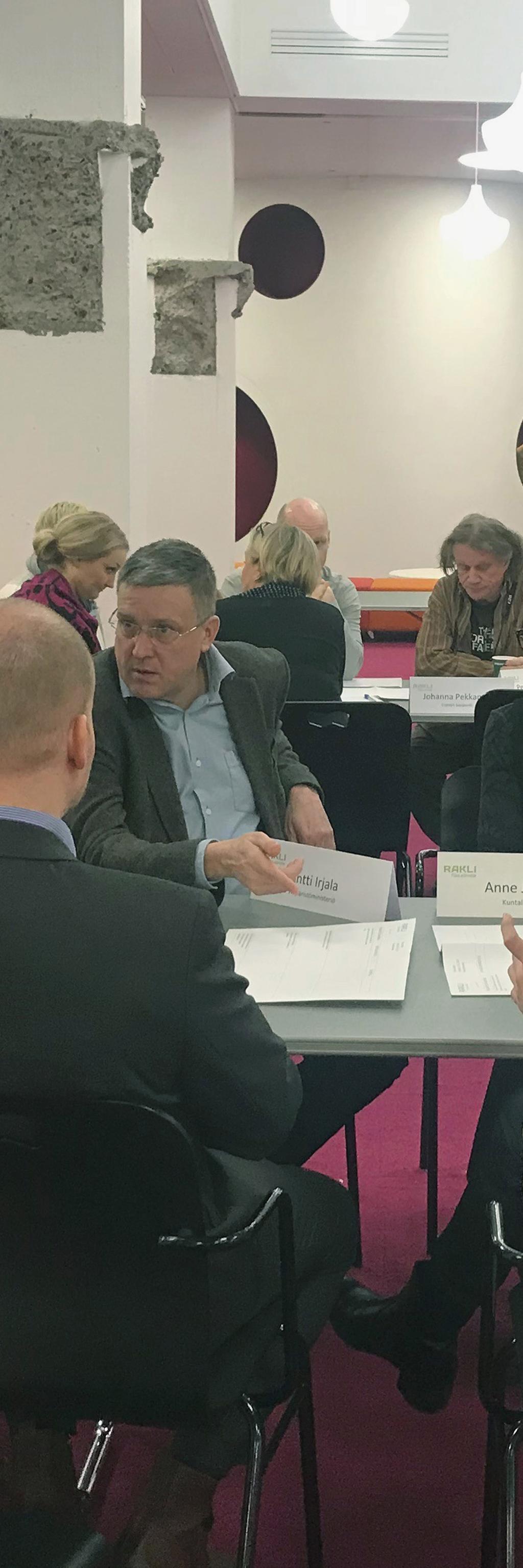 Halutaanko rakennusvalvonnan olevan nimenomaan rakentamismääräysten tulkitsija, vai myös strateginen kaupunkikehittäjä?