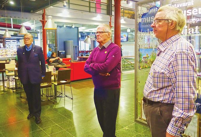 Postimuseossa oli nähtävillä alkuperäisiä kilpiä vanhemmalta ajalta. nen, joka oli tullut eläkkeelle jääneen Soile Siltalan tilalle.