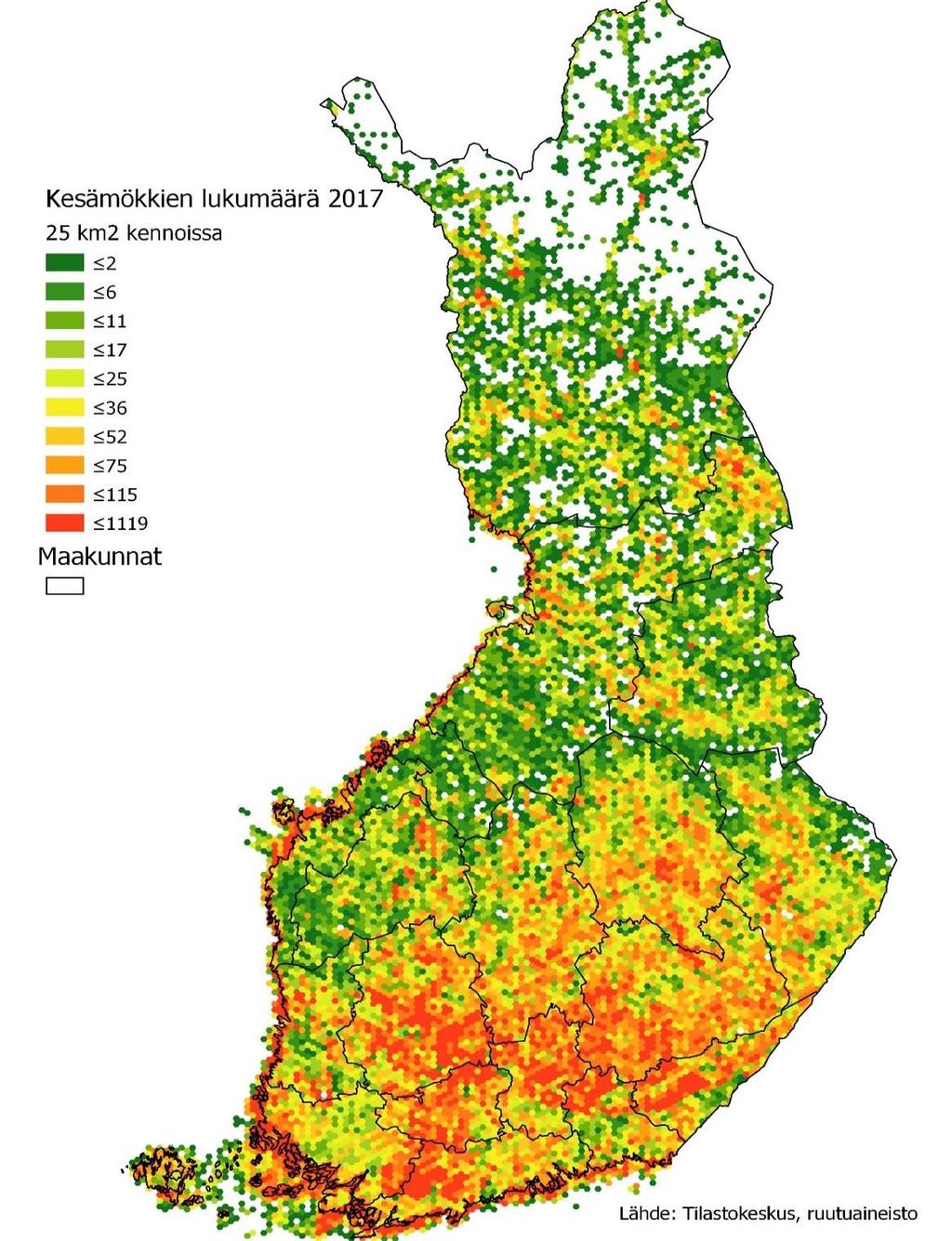 mutta ympäri maata on noin 500 000 vapaa-ajan asuntoa Kaksi kolmasosaa koko maasta on tyhjää vakinaisesta asutuksesta, mutta niissä voi olla runsaasti paikasta