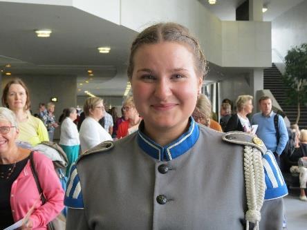Emma Mesiä laulaa läpi intin Harva kokee armeijassa sellaisia tähtihetkiä kuin varusmiesmuusikot.