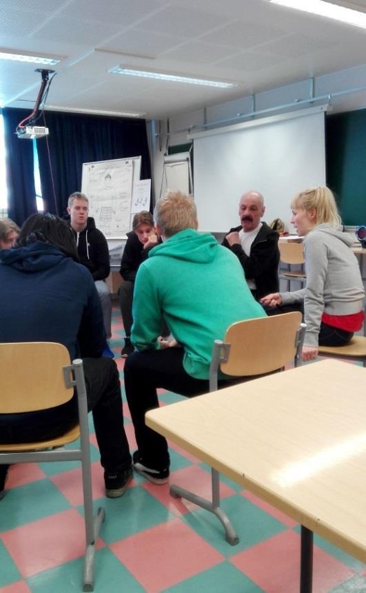Työpajat kouluille Maaliskuussa käynnistyi yläkouluille ja toisen asteen oppilaitoksiin suunnattujen prosessidraamatyöpajojen tuotanto ja suunnittelu.