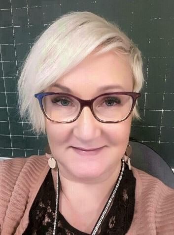 Riina Hilo Biologian ja maantiedon opettaja, Hatanpään koulussa. Yläkoulujen luottamusmies ja 1.8.2018 alkaen varapääluottamusmies. Mitä odotuksia sinulla on valtuustotöistä?