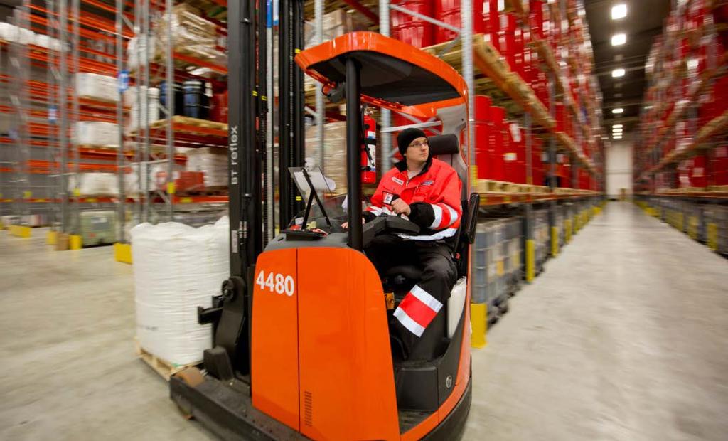 1. Yleistä DB Schenkerin Turku TDC -logistiikkakeskus julkaisee säännöllisin väliajoin turvallisuustiedotteen, jossa kerrotaan varastoalueen toiminnasta, varastoitaviin kemikaaleihin liittyvistä