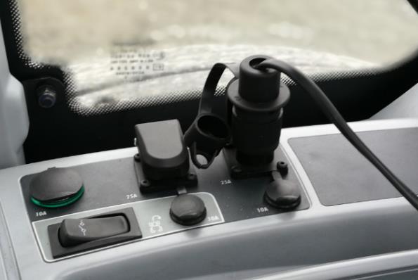 38. Sähkökaapelin pistoke 2) Jos kytkiessä laskuautomatiikan