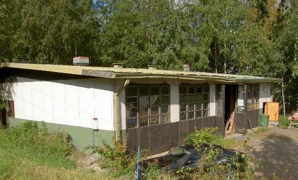 10/25 Vasemmalla autotalli ja mylly oikealla 8.