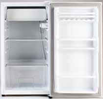 Jos paneelit asennetaan sarjaan, pienennetään kaapelivastusta ja siten tehostetaan latausta merkittävästi. 110 litran jääkaapissa on myös pakastelokero vaikkapa jäätelön säilyttämistä varten.