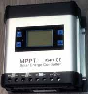 Kytkemällä paneelit sarjaan nostat jännitettä ilman että ampeerimäärä kasvaa. MPPT-säädin muuttaa jännitteen vastaamaan akkujen jännitettä ilman merkittävää tehohäviöä.