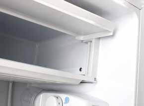 MÖKKIKEITTIÖ 110 litran kompressorijääkaappi aurinkopaneelijärjestelmään 110 litran sähkökäyttöinen jääkaappimme on uskomattoman tilava, siihen mahtuu mukavasti normiperheen viikonlopputarpeet.