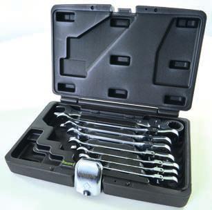 1/4" = 25 mm kärjet Sisältö: 59-osainen 12 1/4" hylsyä 4-4,5-5 - 5,5-6 - 7-8 - 9-10 - 11-12 - 13 mm 2 1/4" jatkovartta 50 ja 150 mm 1 adapteri 3/8" x