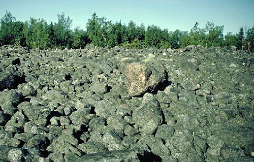 4. FLUVIAALISET MUODOT - Hiidenkirnut, laaksot, serpentiinijoet, makkarajärvet, (Raviinit), suistot, tulvavallit, tulvatasangot. 5.