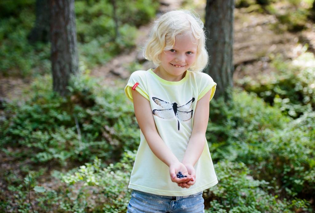 IMAGOILMOITUKSET Lempäälän kunnan imagoilmoitukset ovat selkeitä ja niissä käytetään isoja kuvia ja vähän tekstiä. Ilmoituksissa pyritään siihen, että kuva- ja tekstiala pysyy samana.