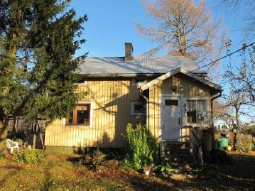 Sosiaalihistorialliset arvot Yhteenkuuluva rakennusryhmä, asuinrakennus, piharakennus ja sauna, kertoo