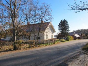 kuuluvan kokonaisuuden säilyminen - Aitan 1800-lukulaisten rakennusosien, muotojen ja piirteiden säilyminen - Alueen vähintään 1600-luvulta periytyvän