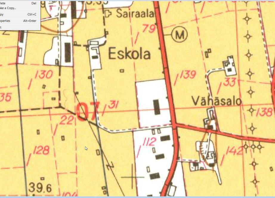 Perälä / Vähäsalo Pihapiiri sijoittuu Turjantien varteen lentokenttäaukean laidalle.