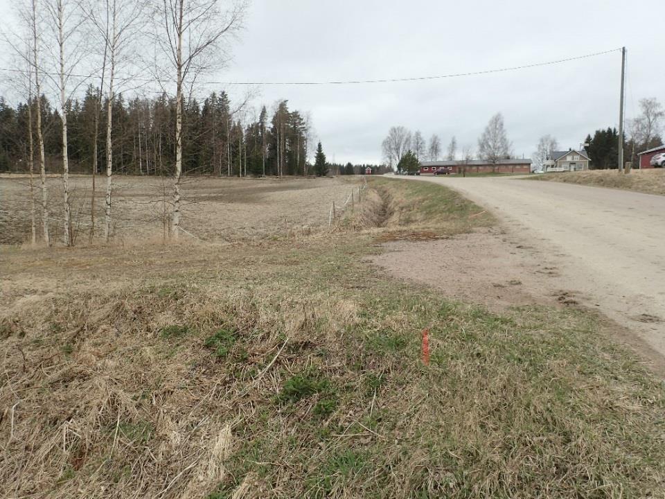 Vihreä viiva osoittaa maakaapelireitin. Punainen alue on muinaisjäännös Koivisto.