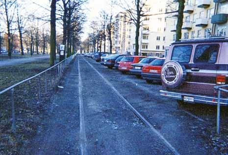 Alkuperäisessä suunnitelmassa mukana ollut haara etelään Älvsjöhön on kuitenkin haudattu Årstan paikallisjunien (Pendeltåg) aseman valmistuttua ja tarjottua yhteyden linjalta Tukholman seudun