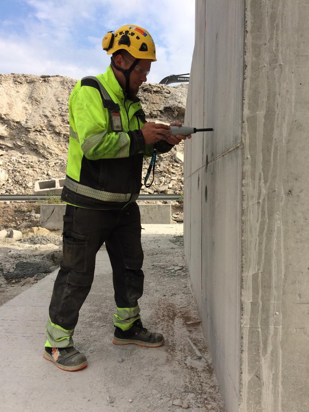 Betonin lujuuden arviointi rakenteesta Lujuutta voidaan arvioida porakappaleilla kun: Halutaan selvittää kovettuneen betonirakenteen lujuustasoa Epäillään betonirakenteen lujuutta Lujuustulosten