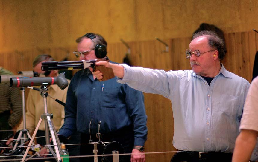 Jo jokavuotisiksi vakiintuneita urheilutapahtumia ovat olleet talkooammunnat, keilailu, kirkkovenesoutu ja prosenttihiihto.
