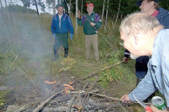 mielikuvia. Joka tapauksessa se on Suomen suurimpia yhtenäisestä kivipaadesta tehtyjä taideteoksia.